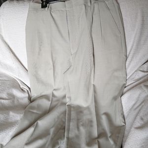 Valentino 35 womens cropped pants 32x22"